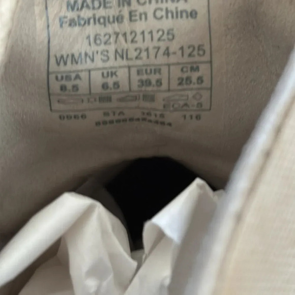 Sorel PDX wedge in sea salt sz 8.5 million not scuffs shown in photos good cond - Picture 9 of 9